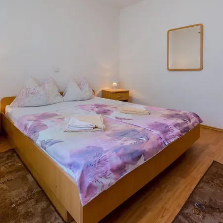 Tolles Mit Pool, Meerblick, Bbq, Liegen, Aussendusche Apartment Dramalj