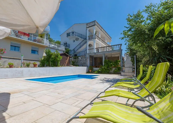 Tolles Mit Pool, Meerblick, Bbq, Liegen, Aussendusche * Dramalj