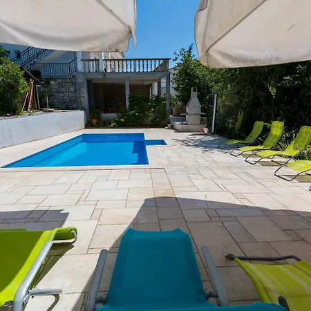 Tolles Mit Pool, Meerblick, Bbq, Liegen, Aussendusche Lejlighed Dramalj