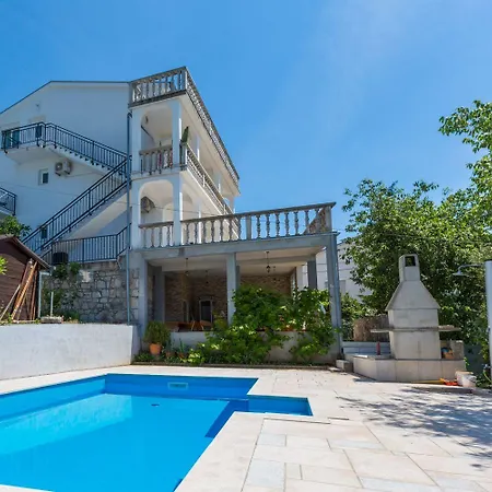 Apartman Tolles Mit Pool, Meerblick, Bbq, Liegen, Aussendusche *