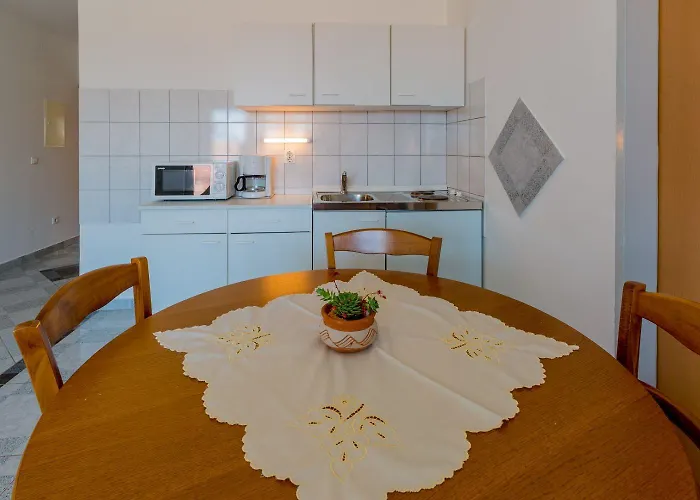 Apartamento Tolles Mit Pool, Meerblick, Bbq, Liegen, Aussendusche